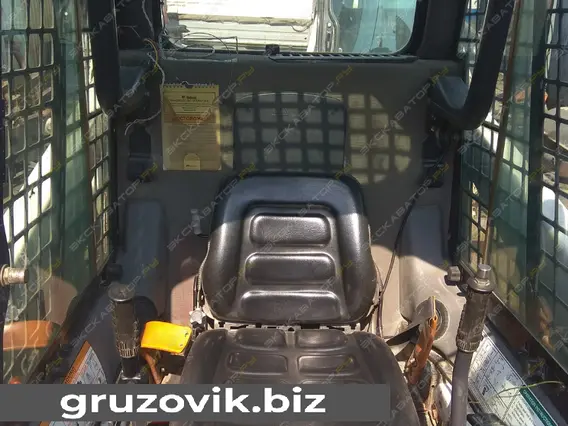 Фронтальный погрузчик Bobcat S100 2012 года б/у фото 3