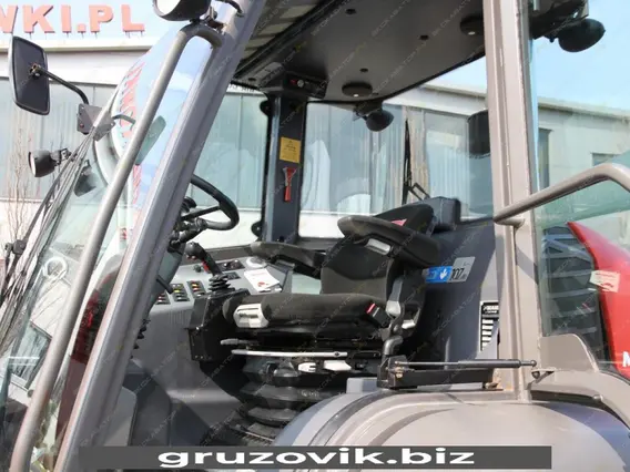 Телескопический погрузчик Manitou MLA630-125 6M 2012 года б/у фото 12