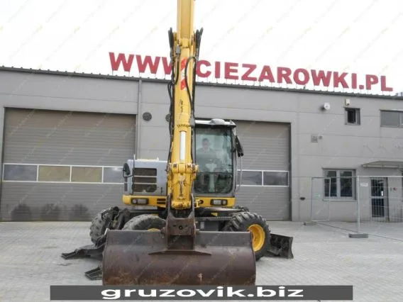 Экскаватор New Holland MH 3.6 2010 года б/у фото 13
