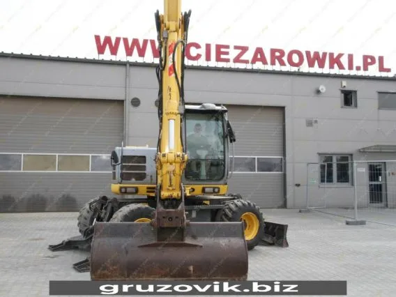 Экскаватор New Holland MH 3.6 2010 года б/у фото 25