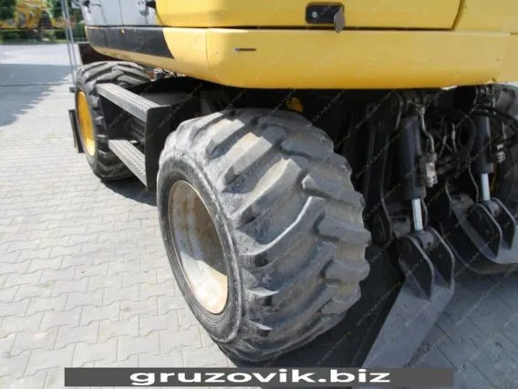 Экскаватор New Holland MH 3.6 2010 года б/у фото 6