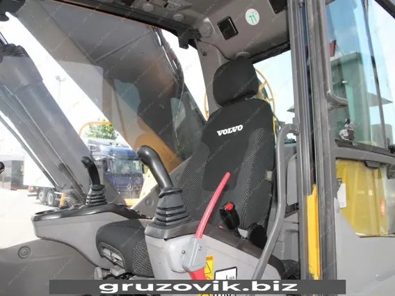 Экскаватор Volvo EC240C LR 2012 года б/у фото 4