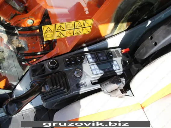 Экскаватор Doosan DX520LC 2013 года б/у фото 14