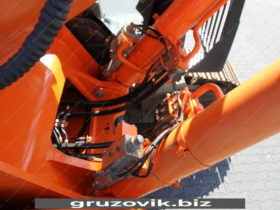 Экскаватор Doosan DX520LC 2013 года б/у фото 7