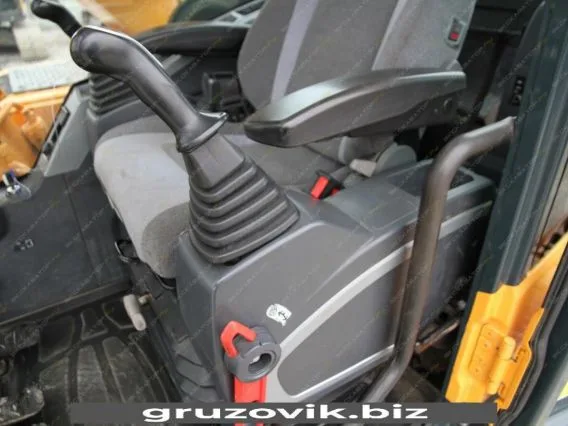 Экскаватор Hyundai R380LC-9A 2015 года б/у фото 5