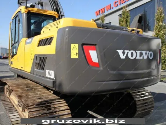 Экскаватор Volvo EC220D 2015 года б/у фото 2