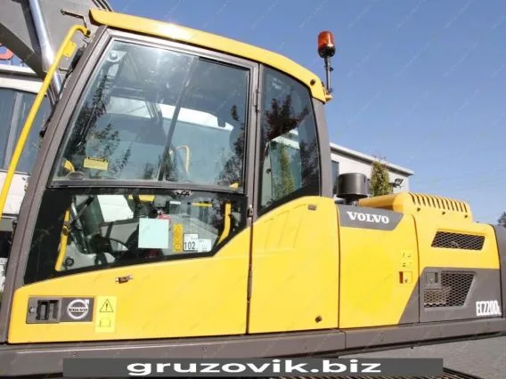Экскаватор Volvo EC220D 2015 года б/у фото 14