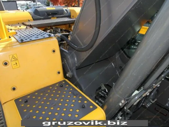Экскаватор Volvo EC220D 2015 года б/у фото 15