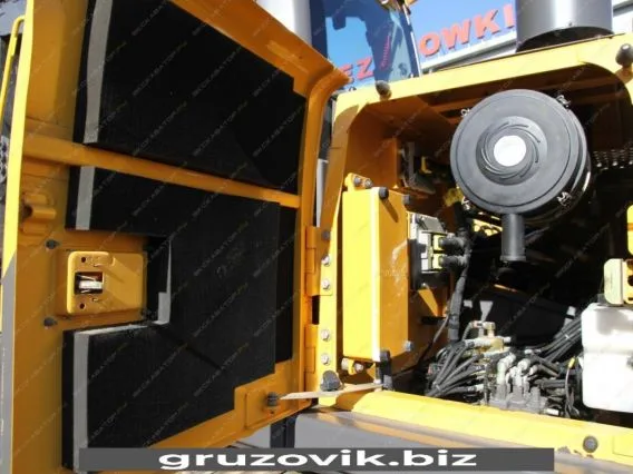 Экскаватор Volvo EC220D 2015 года б/у фото 21