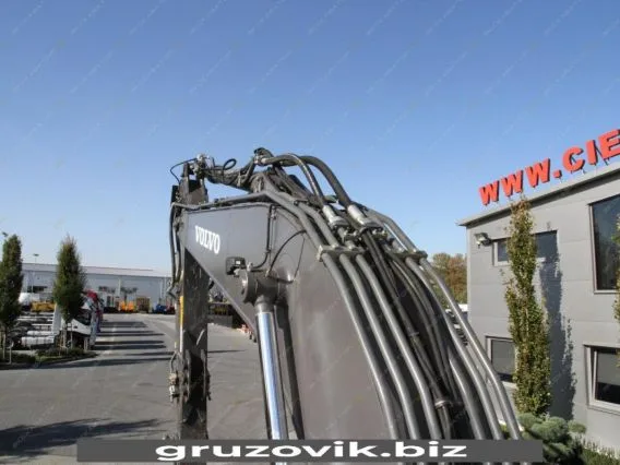 Экскаватор Volvo EC220D 2015 года б/у фото 24