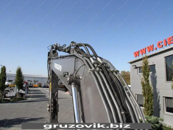 Экскаватор Volvo EC220D 2015 года б/у фото 24