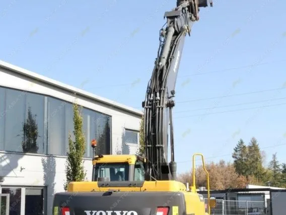 Экскаватор Volvo EC220D 2015 года б/у фото 4