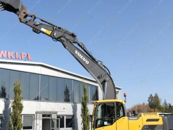 Экскаватор Volvo EC220D 2015 года б/у фото 6
