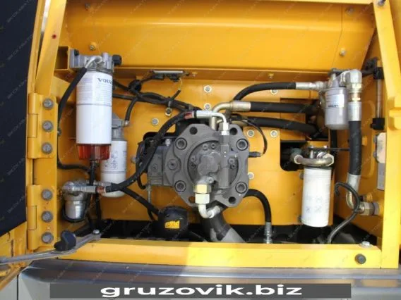 Экскаватор Volvo EC220D 2015 года б/у фото 7