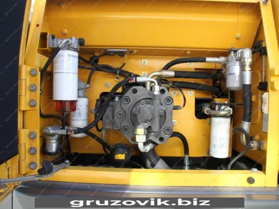 Экскаватор Volvo EC220D 2015 года б/у фото 7
