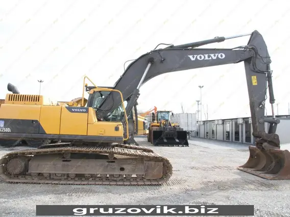 Экскаватор Volvo EC250D 2014 года б/у фото 2