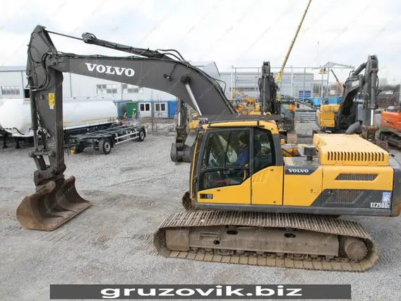 Экскаватор Volvo EC250D 2014 года б/у фото 7