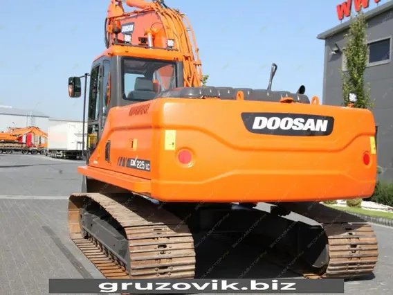 Экскаватор Doosan DX225LCA 2015 года б/у