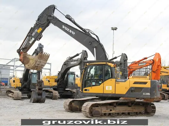 Экскаватор Volvo EC220D 2014 года б/у