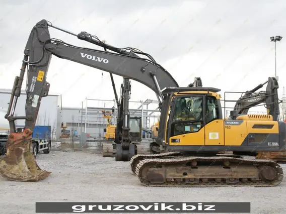 Экскаватор Volvo EC220D 2014 года б/у фото 15