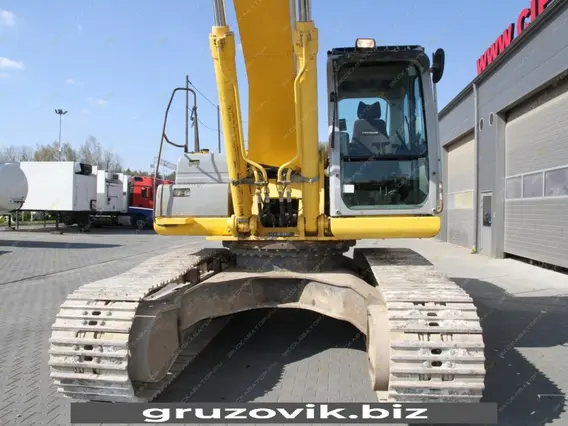 Экскаватор New Holland E385 2012 года б/у