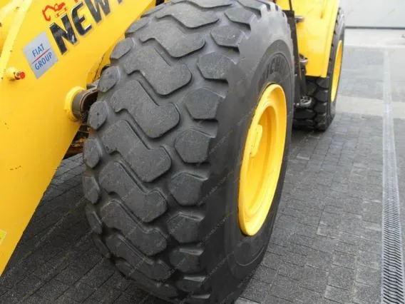 Фронтальный погрузчик New Holland W 190B 2011 года б/у фото 13