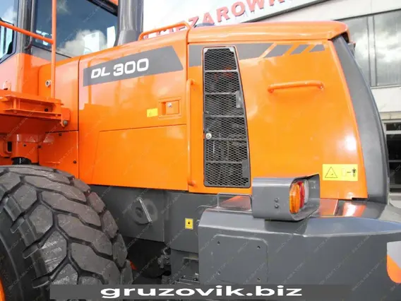 Фронтальный погрузчик Doosan DL300 2015 года б/у фото 11