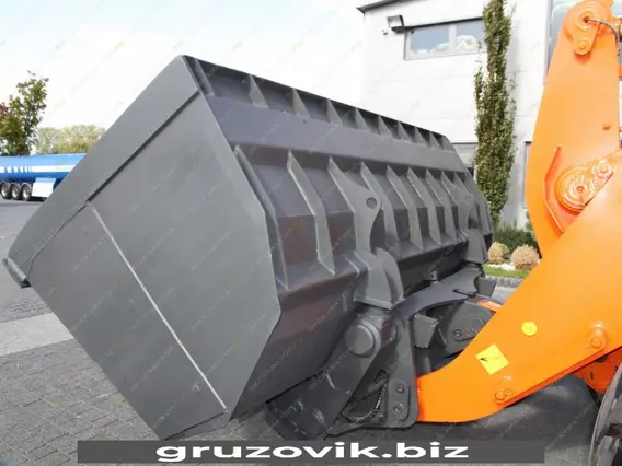 Фронтальный погрузчик Doosan DL300 2015 года б/у фото 12