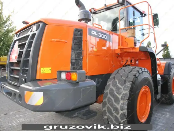 Фронтальный погрузчик Doosan DL300 2015 года б/у фото 14