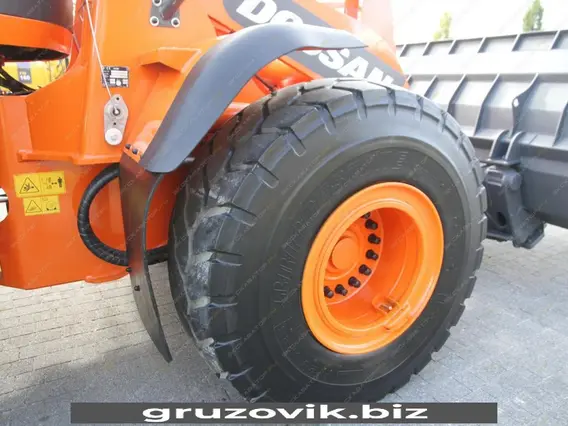 Фронтальный погрузчик Doosan DL300 2015 года б/у фото 15