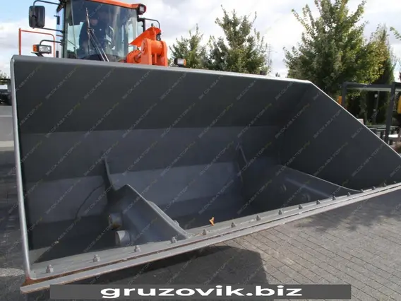 Фронтальный погрузчик Doosan DL300 2015 года б/у фото 16