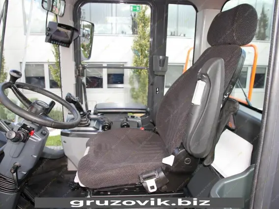 Фронтальный погрузчик Doosan DL300 2015 года б/у фото 17