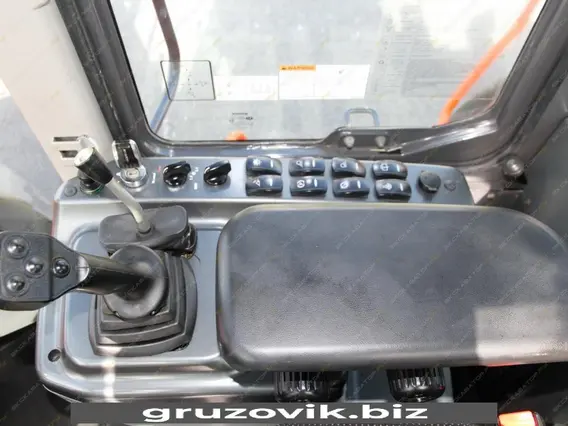 Фронтальный погрузчик Doosan DL300 2015 года б/у фото 18