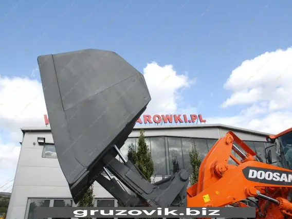 Фронтальный погрузчик Doosan DL300 2015 года б/у фото 3