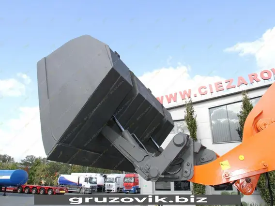 Фронтальный погрузчик Doosan DL300 2015 года б/у фото 7