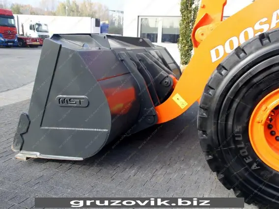 Экскаватор Doosan DL400 2009 года б/у