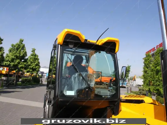 Телескопический погрузчик JCB LOADALL 535-125 2018 года б/у фото 8