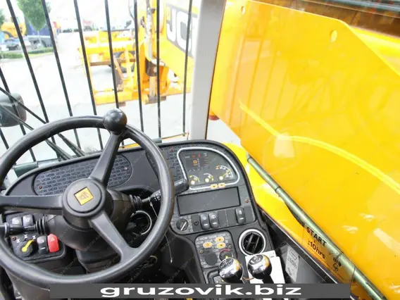 Телескопический погрузчик JCB LOADALL 535-125 2017 года б/у фото 21