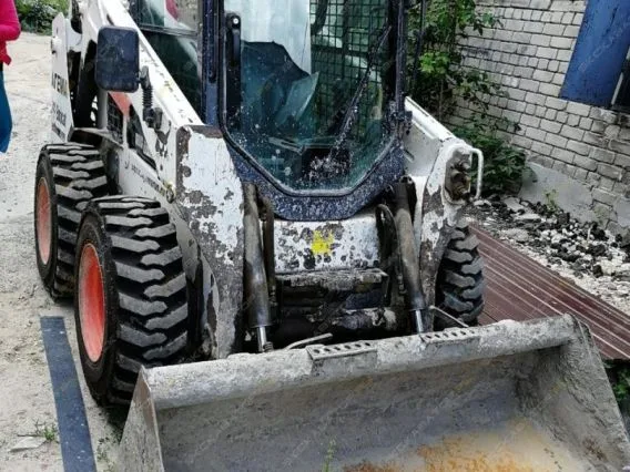 Фронтальный погрузчик Bobcat 530 2013 года б/у