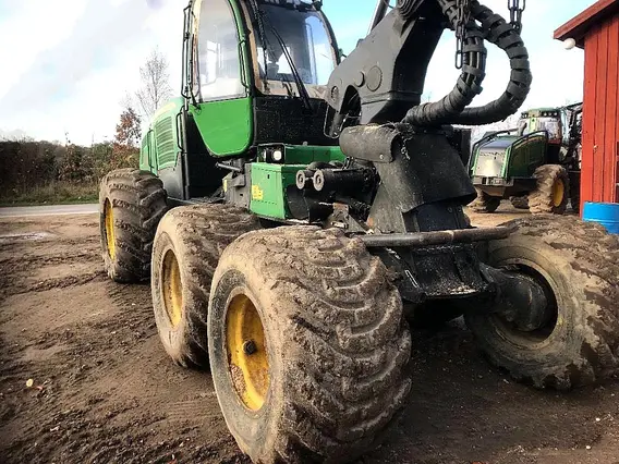 Харвестер John Deere 1270E 2010 года б/у фото 5