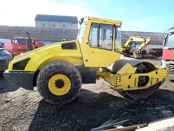 Дорожный каток Bomag BW 213 DH-4 2010 года б/у фото 4