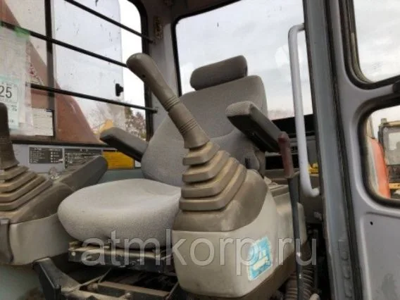 Экскаватор Hitachi EX200LC-2 1992 года б/у фото 3