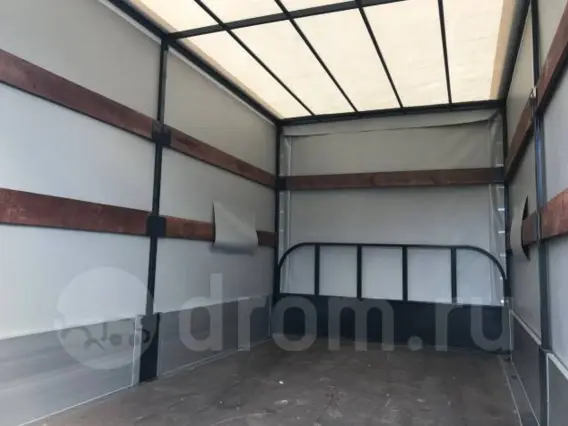 Тентованный грузовик Ford Transit 2018 года б/у