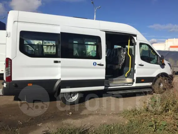 Микроавтобус Ford Transit 2018 года новый фото 9
