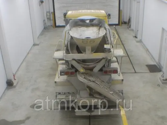 Бетоносмеситель Nissan UD CW52AHN 1996 года б/у фото 2