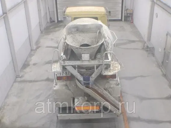 Бетоносмеситель Nissan UD CW53XHH 2003 года б/у фото 2