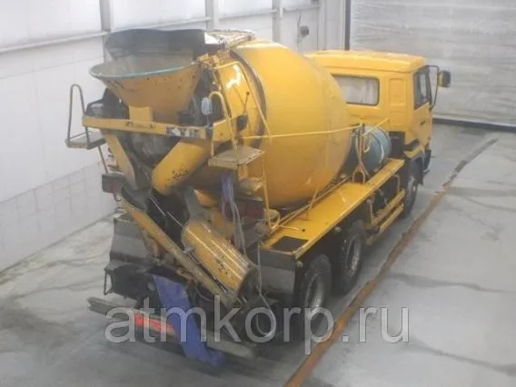 Бетоносмеситель Nissan UD CW53AHN 1996 года б/у фото 3
