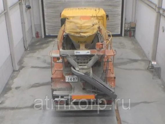 Бетоносмеситель Nissan UD CW2XL 2006 года б/у фото 3