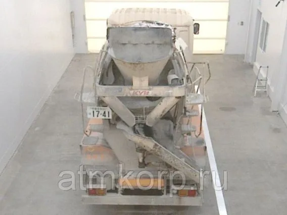 Бетоносмеситель Nissan UD CW2XL 2006 года б/у фото 2