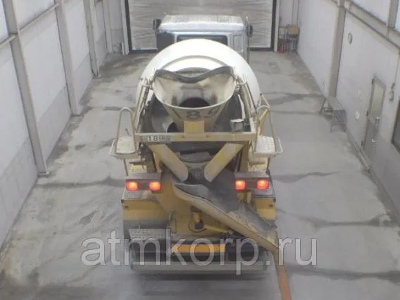 Бетоносмеситель Nissan UD CW53BNH 2000 года б/у фото 3